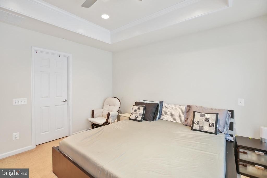 25501 Amber Gate Terrace - Photo 18