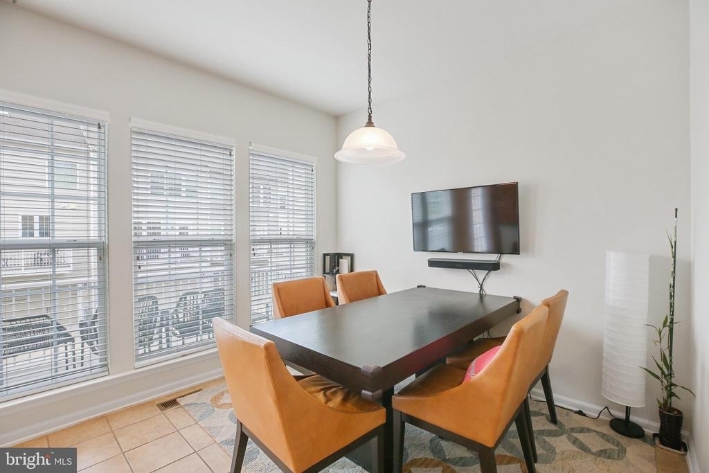 25501 Amber Gate Terrace - Photo 8