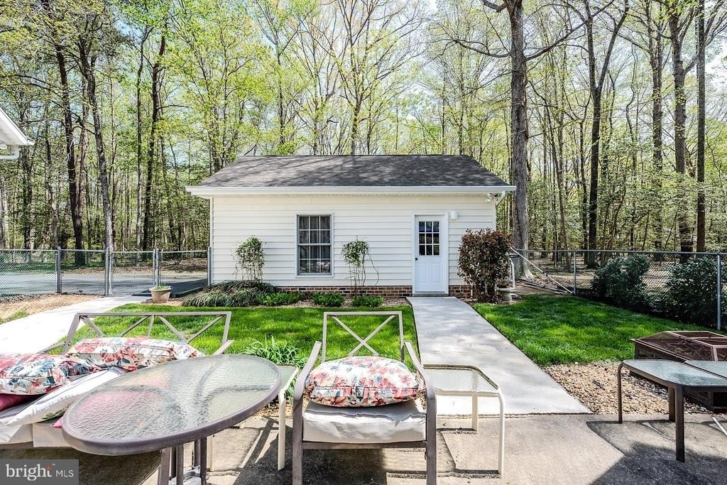 18224 Green Boulevard - Photo 8