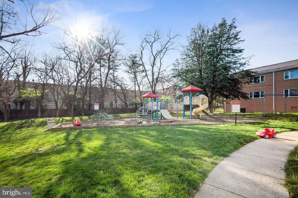 6243 Wilson Boulevard - Photo 10