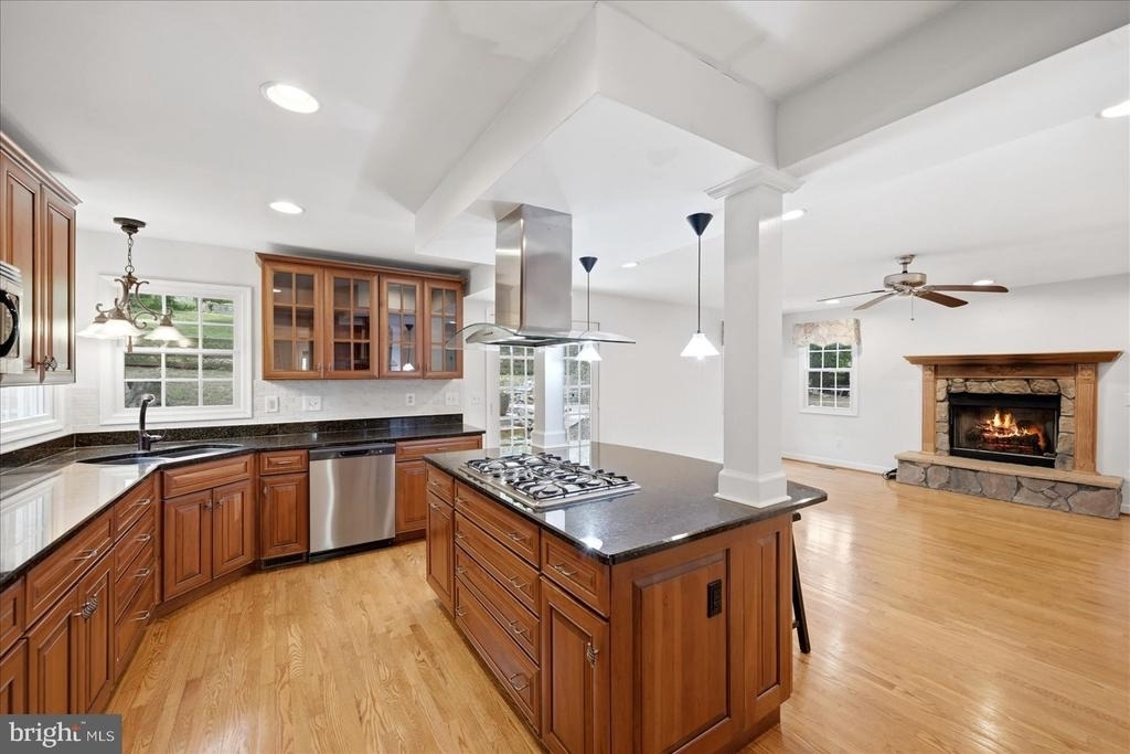 6004 Telegraph Road - Photo 2