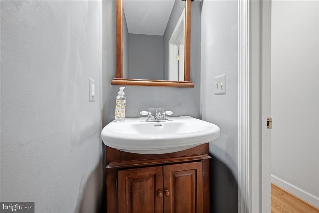 6004 Telegraph Road - Photo 14