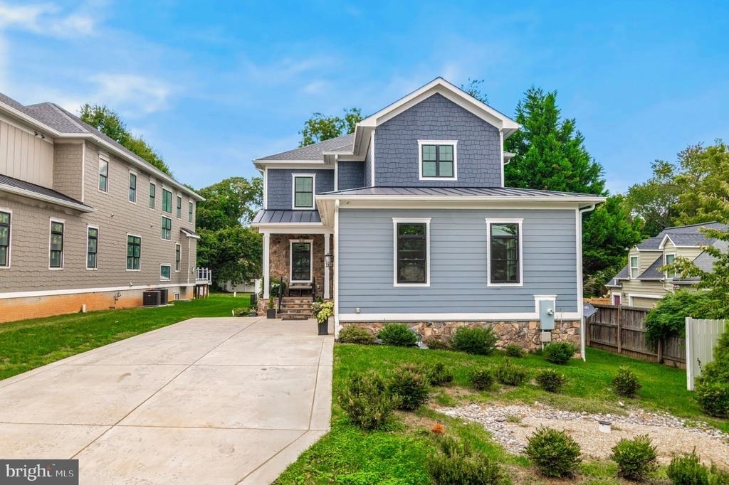 10704 Warwick Avenue - Photo 1
