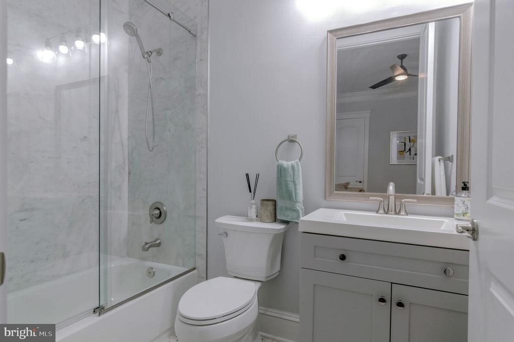 10704 Warwick Avenue - Photo 5