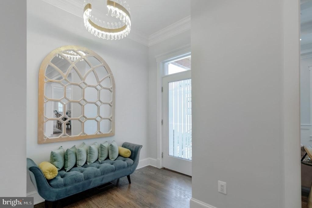 10704 Warwick Avenue - Photo 3