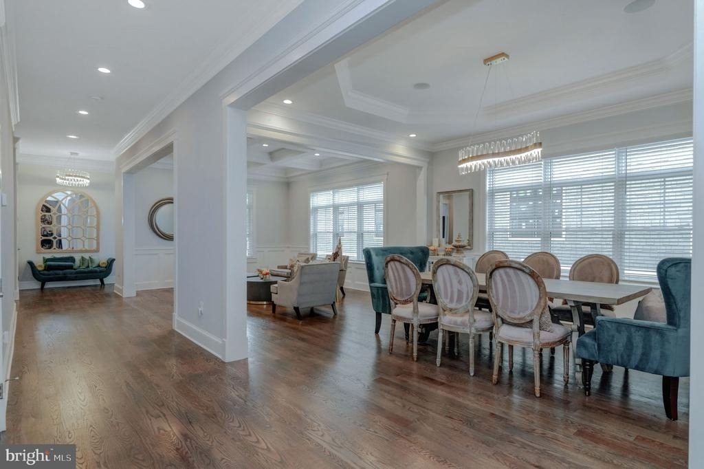 10704 Warwick Avenue - Photo 9