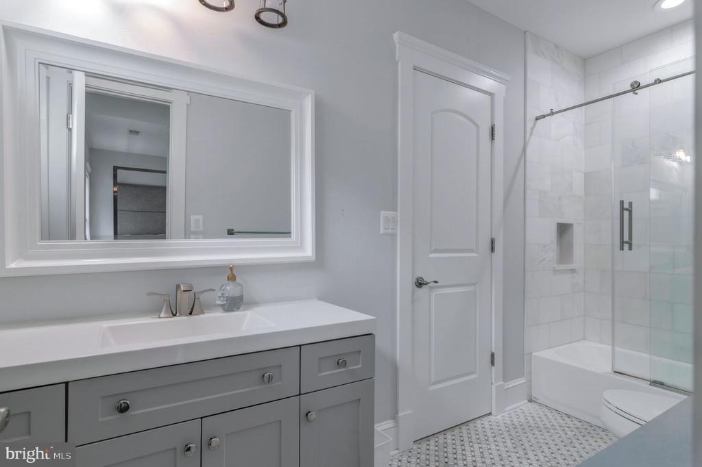 10704 Warwick Avenue - Photo 40
