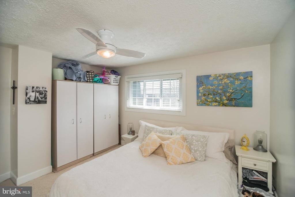 415 W Broad Street - Photo 17