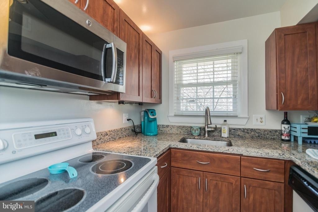 415 W Broad Street - Photo 14