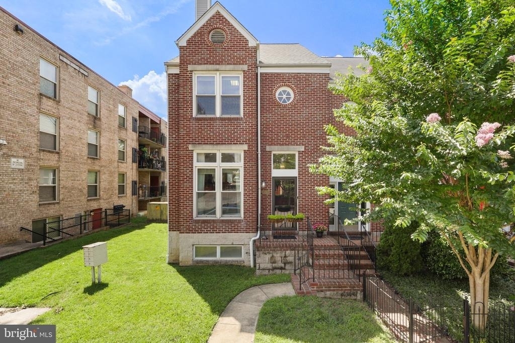 626 N Payne Street - Photo 2