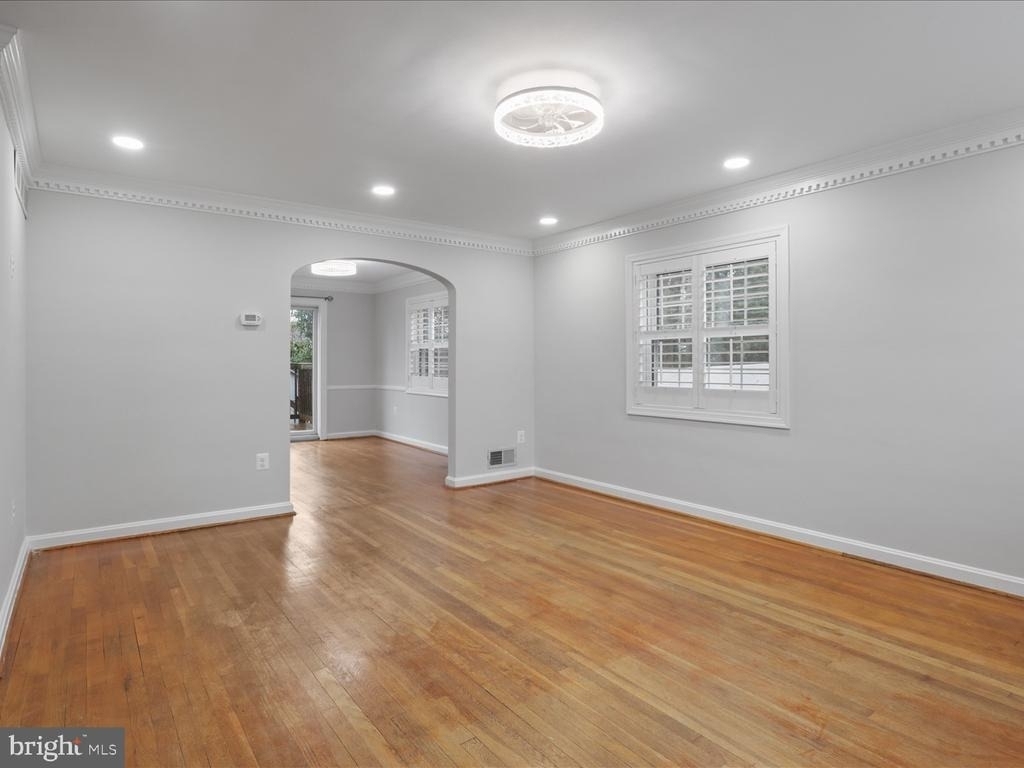 138 Cambridge Road - Photo 1