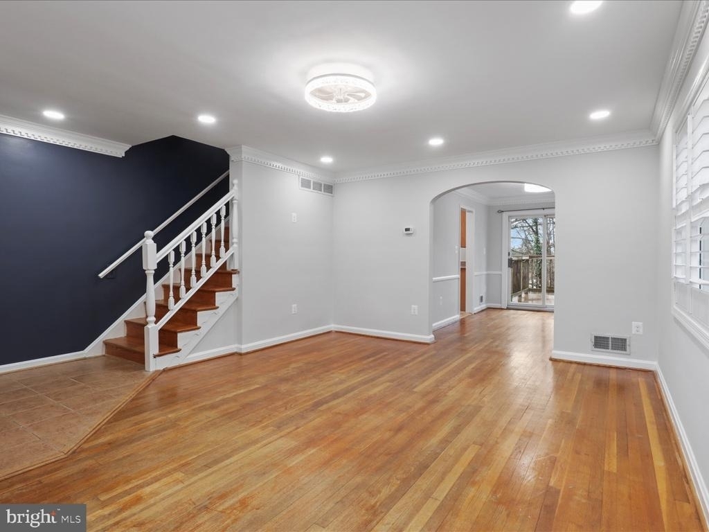 138 Cambridge Road - Photo 2
