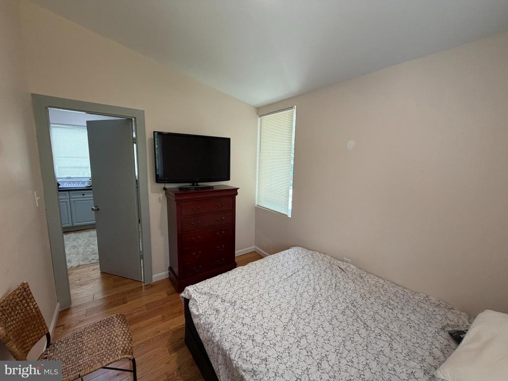 4915 36th Street N - Photo 5