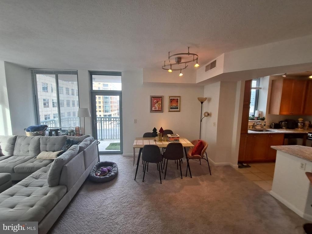 851 N Glebe Road N - Photo 4