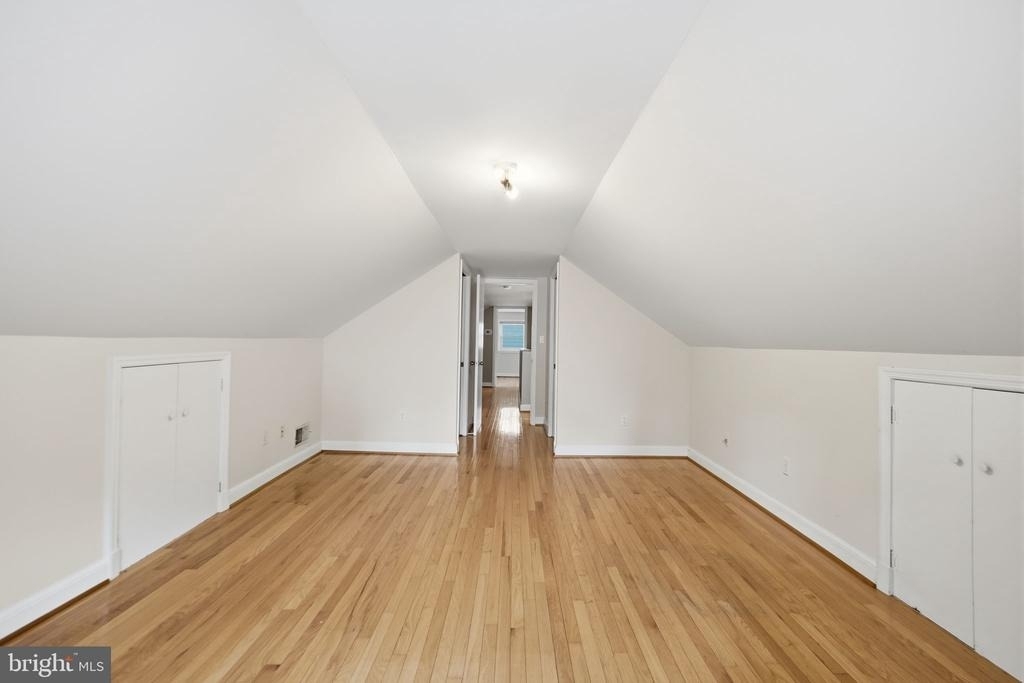 2351 N Vermont Street N - Photo 25