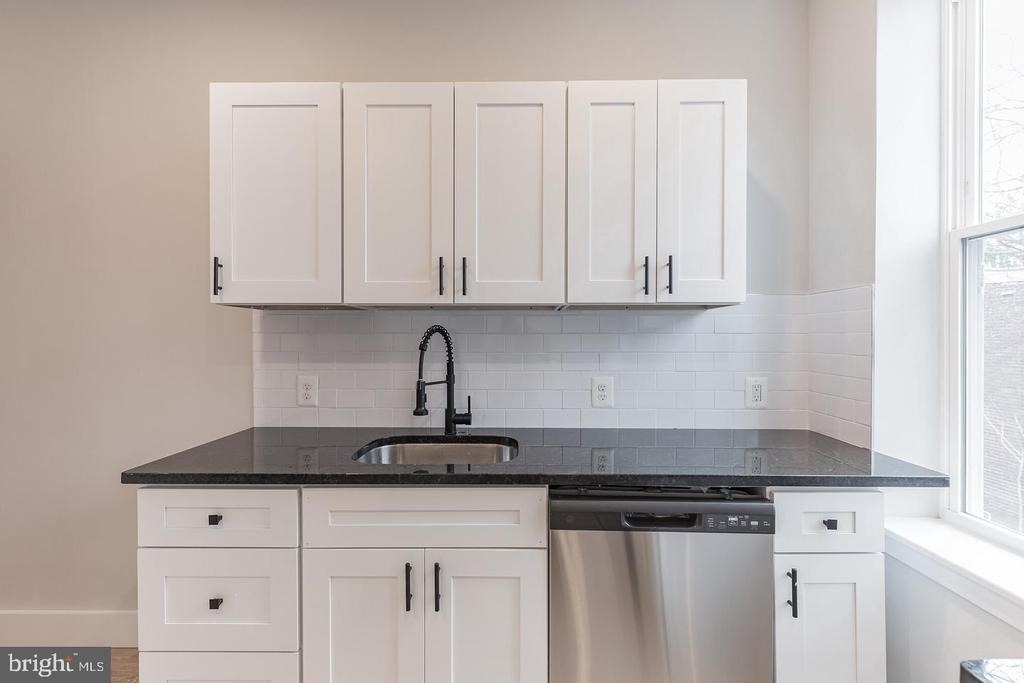 1512 S 58th Street - Photo 4