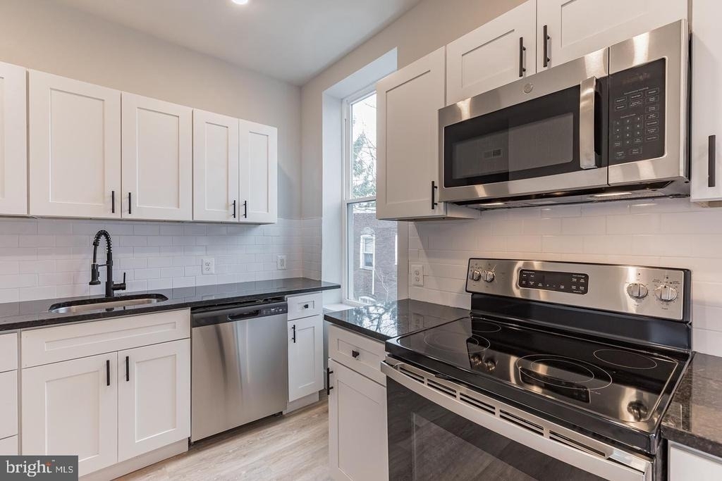 1512 S 58th Street - Photo 2