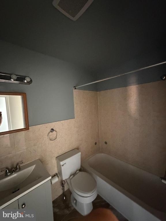 4428 Solly Avenue - Photo 2