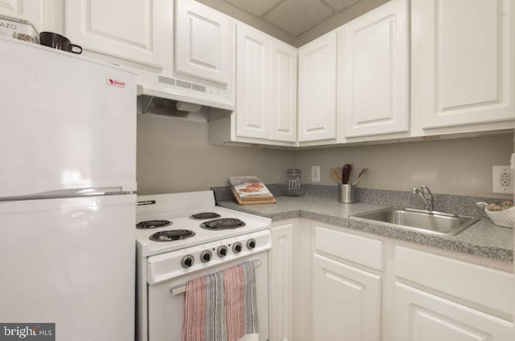 201 S 13th Street - Photo 1