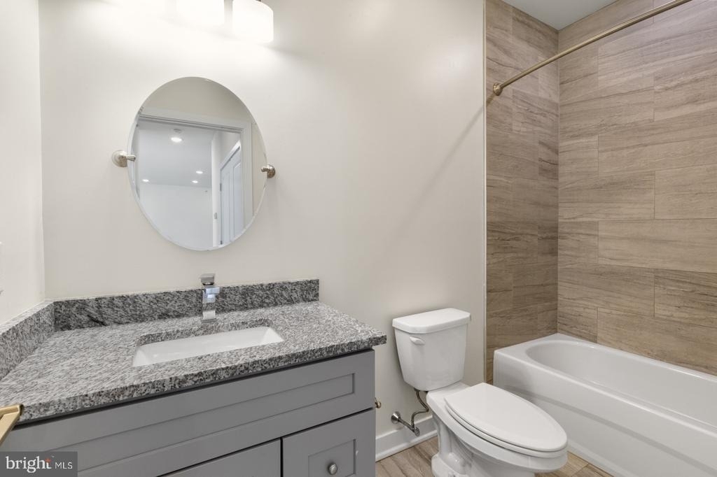 2411 Kensington Avenue - Photo 6