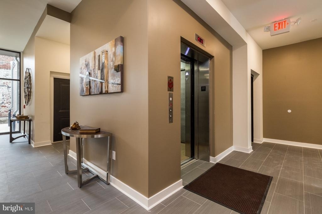 2411 Kensington Avenue - Photo 28