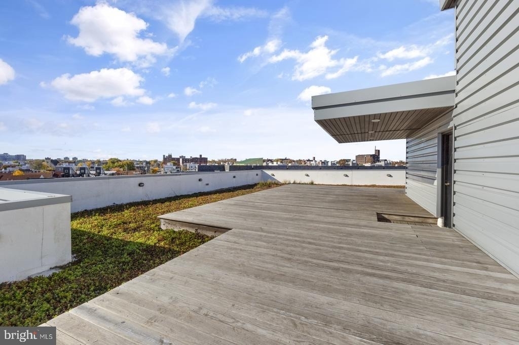 2411 Kensington Avenue - Photo 14