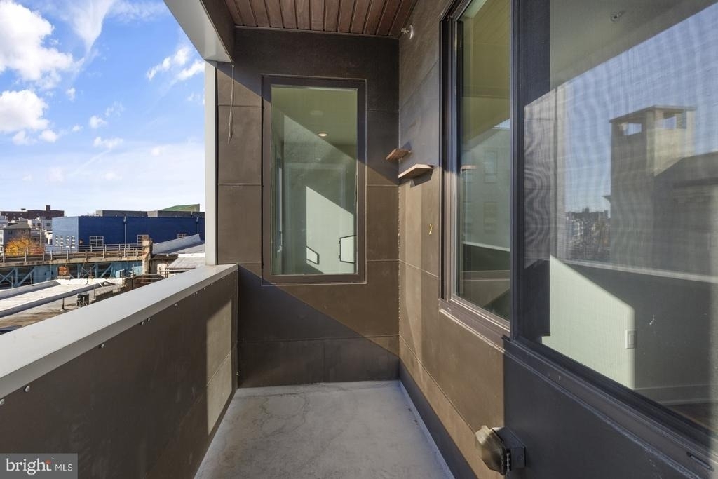 2411 Kensington Avenue - Photo 17
