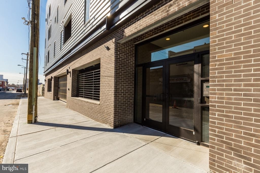 2411 Kensington Avenue - Photo 31