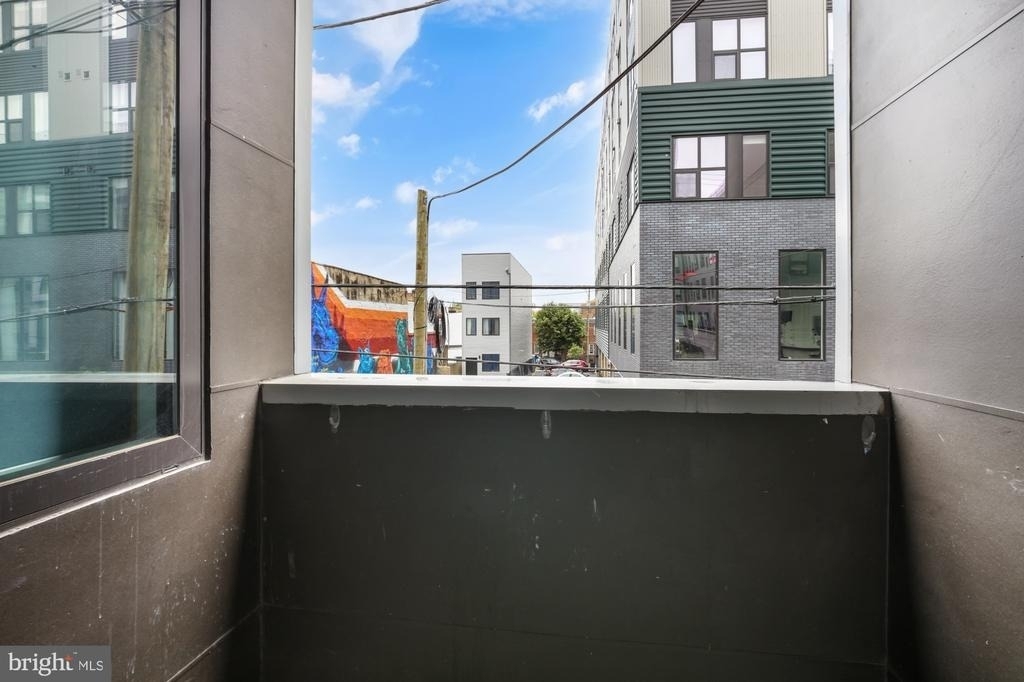 2411 Kensington Avenue - Photo 11