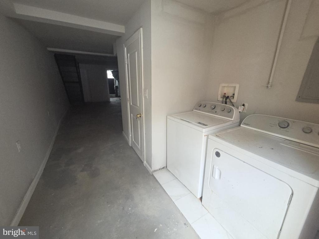 4263 Neilson Street - Photo 15
