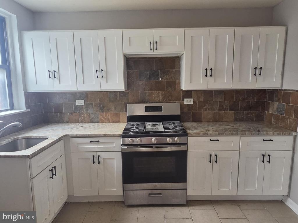 4263 Neilson Street - Photo 8