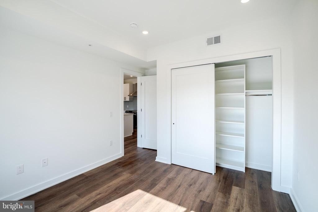 5904 Germantown Avenue - Photo 8