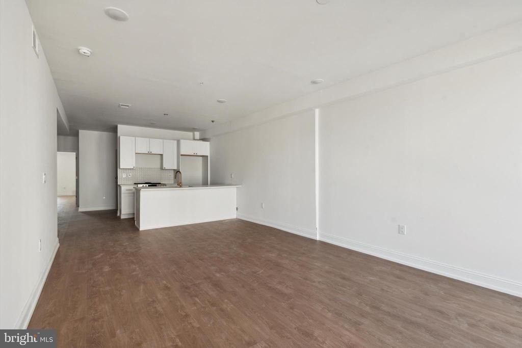 1614 Ridge Avenue - Photo 4