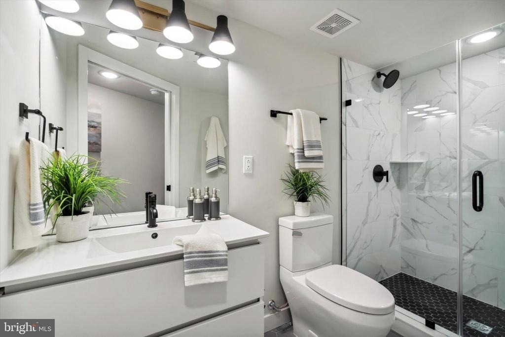1102 Germantown Avenue - Photo 4