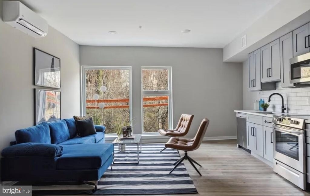 3515 Midvale Avenue - Photo 3