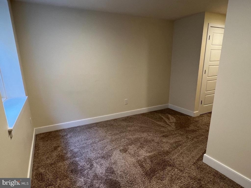 1323 S Chadwick Street - Photo 35