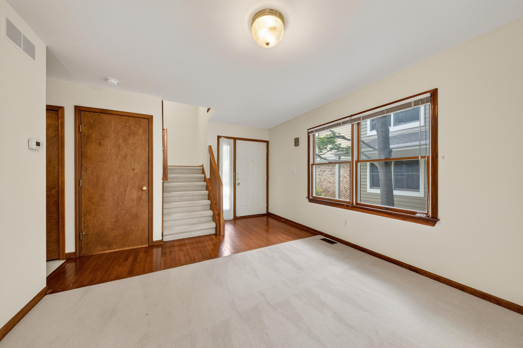 2445 Mulberry Court - Photo 4