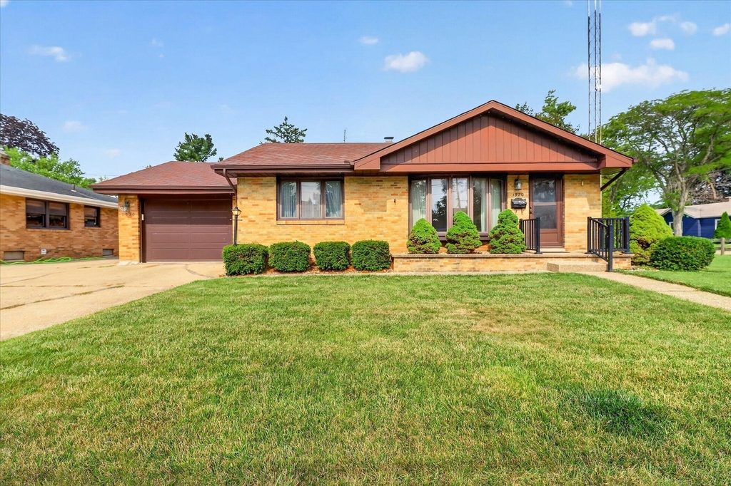 1920 Langley Avenue - Photo 3