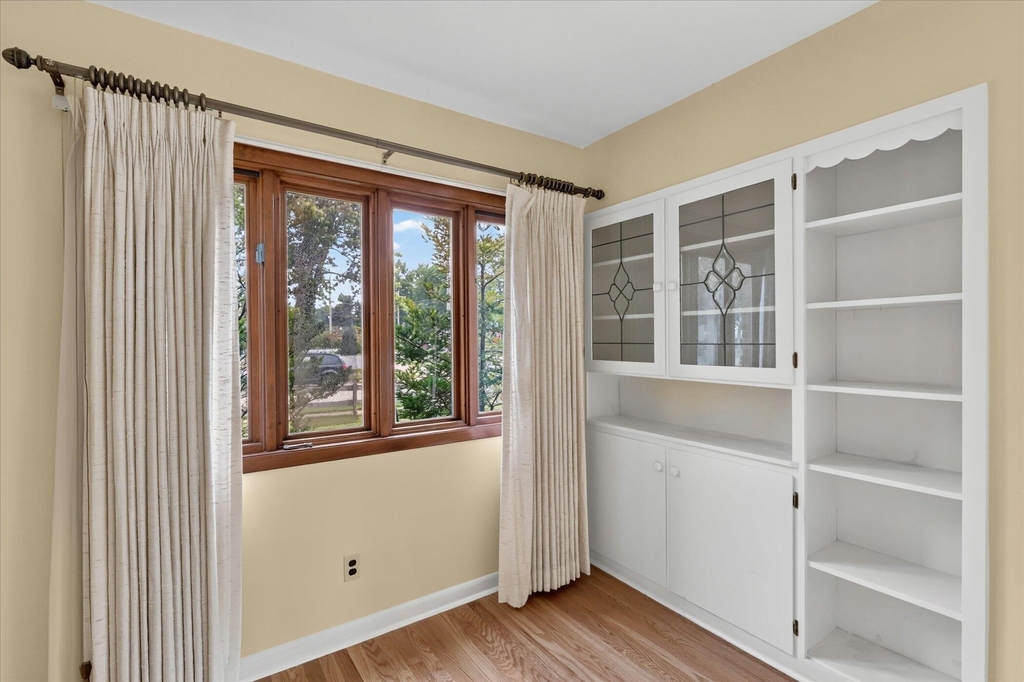 1920 Langley Avenue - Photo 9