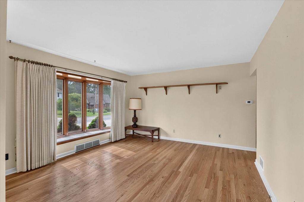 1920 Langley Avenue - Photo 8