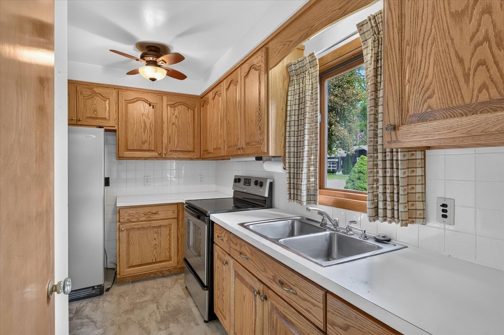 1920 Langley Avenue - Photo 10