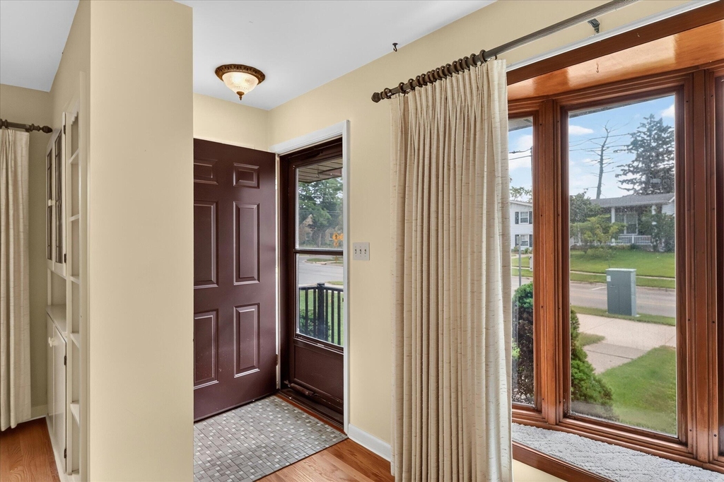1920 Langley Avenue - Photo 5