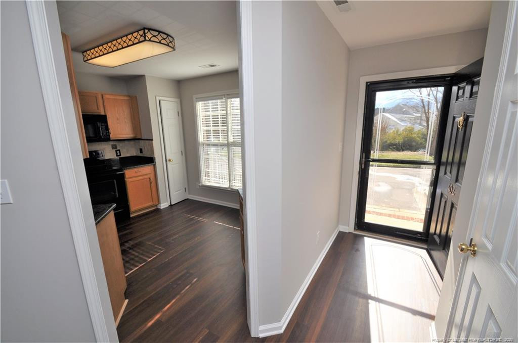 402 Knightsborough Way - Photo 1