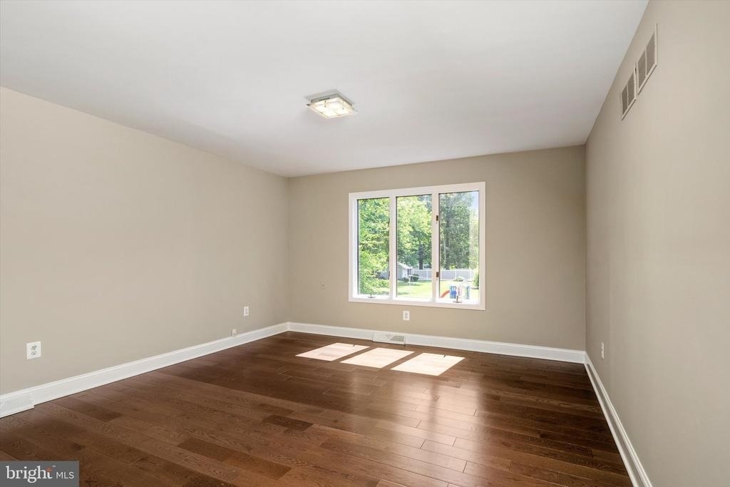 90 Hoover Avenue - Photo 17
