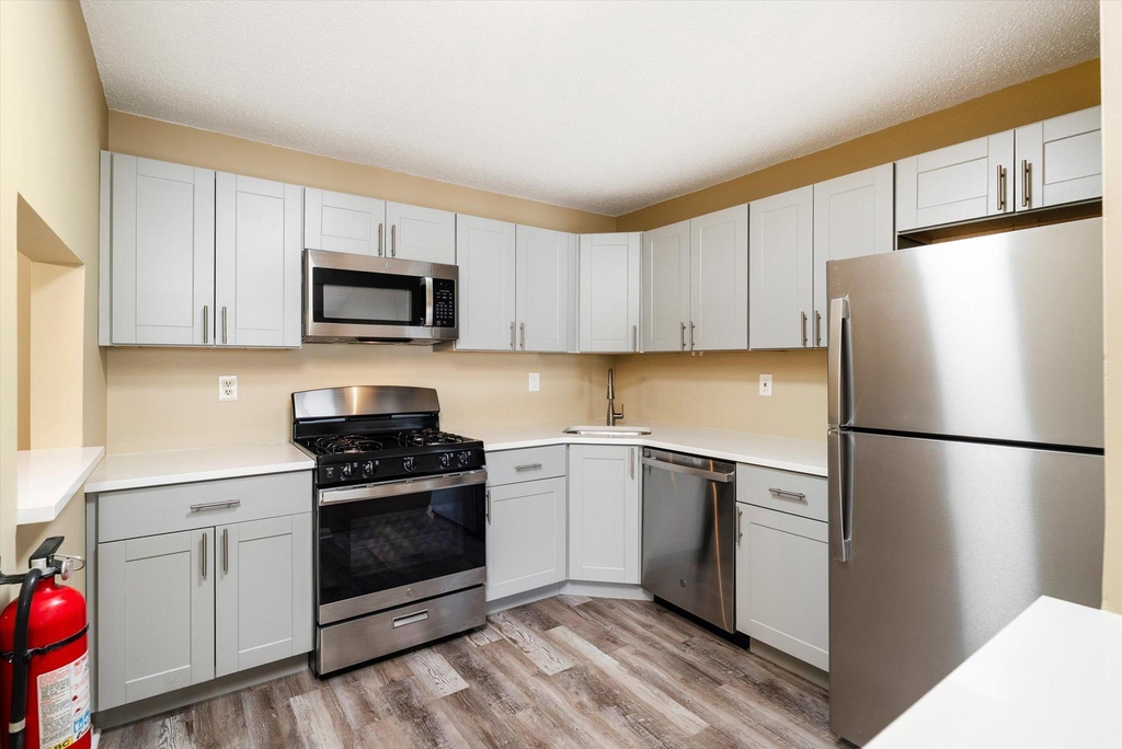 21 Chamberlin Court - Photo 4