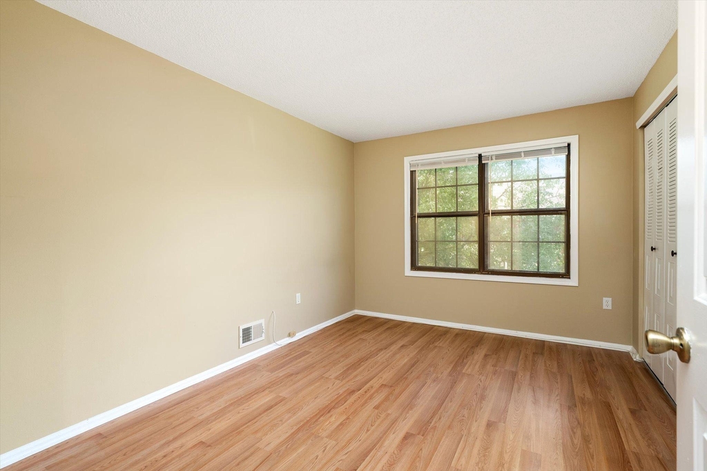 21 Chamberlin Court - Photo 6