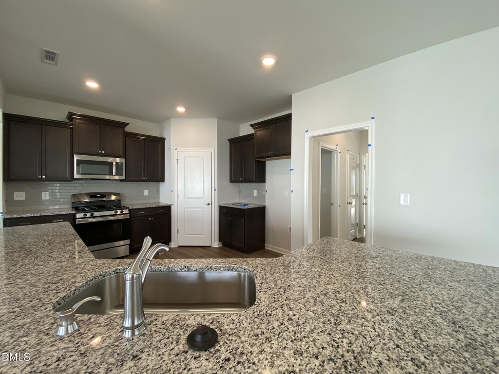 17 Red Crabapple Lane - Photo 8
