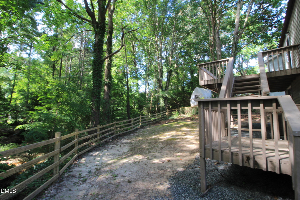 408 Drolmond Drive - Photo 20