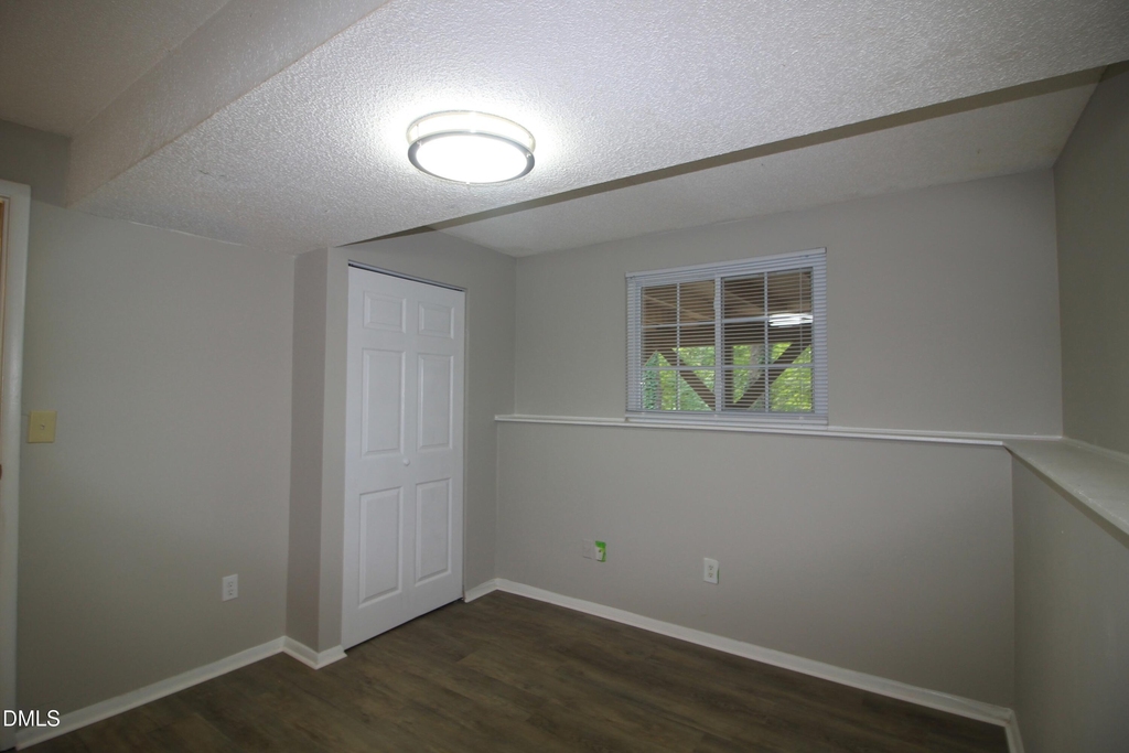 408 Drolmond Drive - Photo 6
