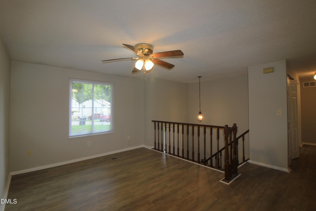 408 Drolmond Drive - Photo 8